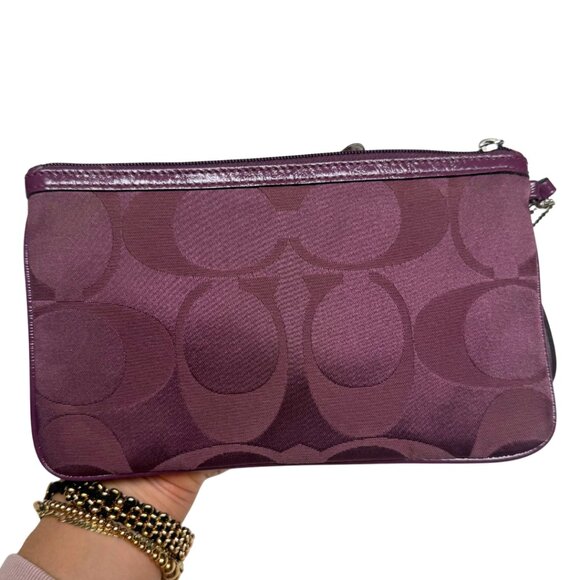 Coach Wristlet Purple Signature Jacquard Floral Appliqué - Picture 10 of 11